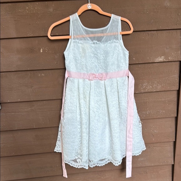 Jona Michelle White Lace Overlay with Pink Sash Sleeveless dress size 8 - Picture 1 of 4